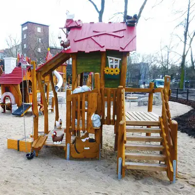 SPIELART : STRUCTURE DE JEUX LA FERME, ref C214